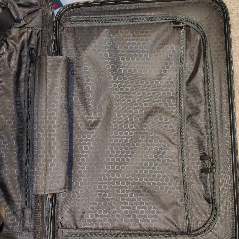 Tumi •upgrade your